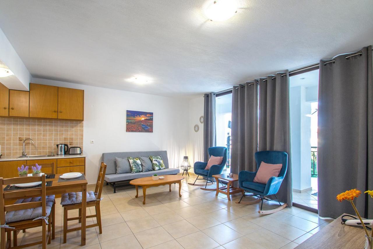 D & E Apartments Skiathos Chora Extérieur photo
