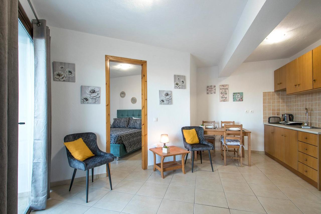 D & E Apartments Skiathos Chora Extérieur photo